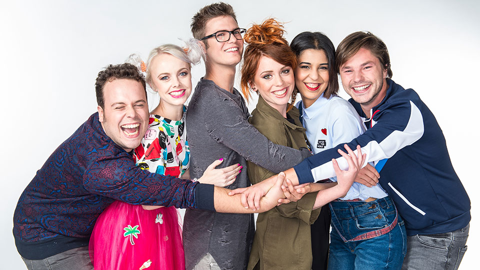 5 huidige en oude Ketnetwrappers: Sander Gillis, Charlotte Leysen, Thomas Van Achteren, Sien Wynants, Sarah Mouhamou + Leonard Muylle